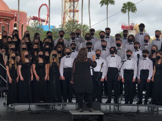 Choir singing at Universal Studios