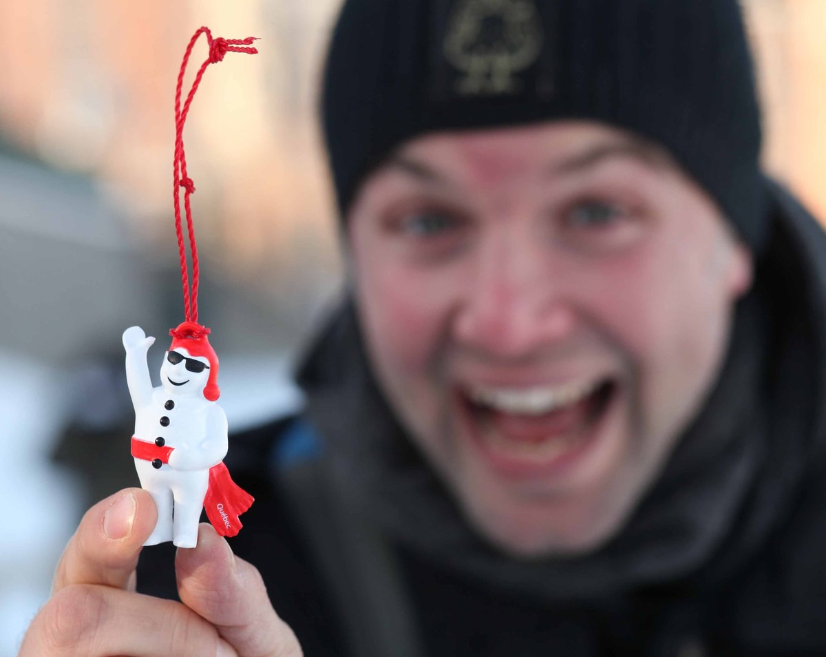JSED_QC_Attraction_Tour leader_Carnaval Effigy-min